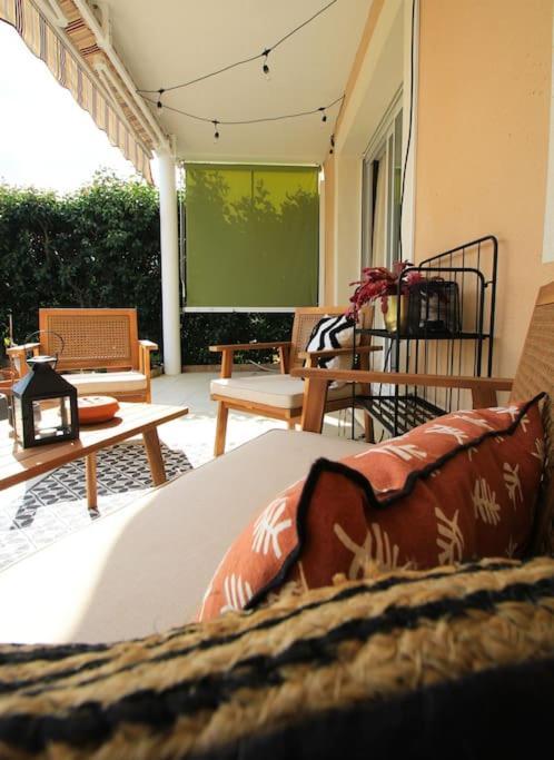 Cosy Appartement Entre Vignes Et Garrigue Avec Piscine Peret Luaran gambar