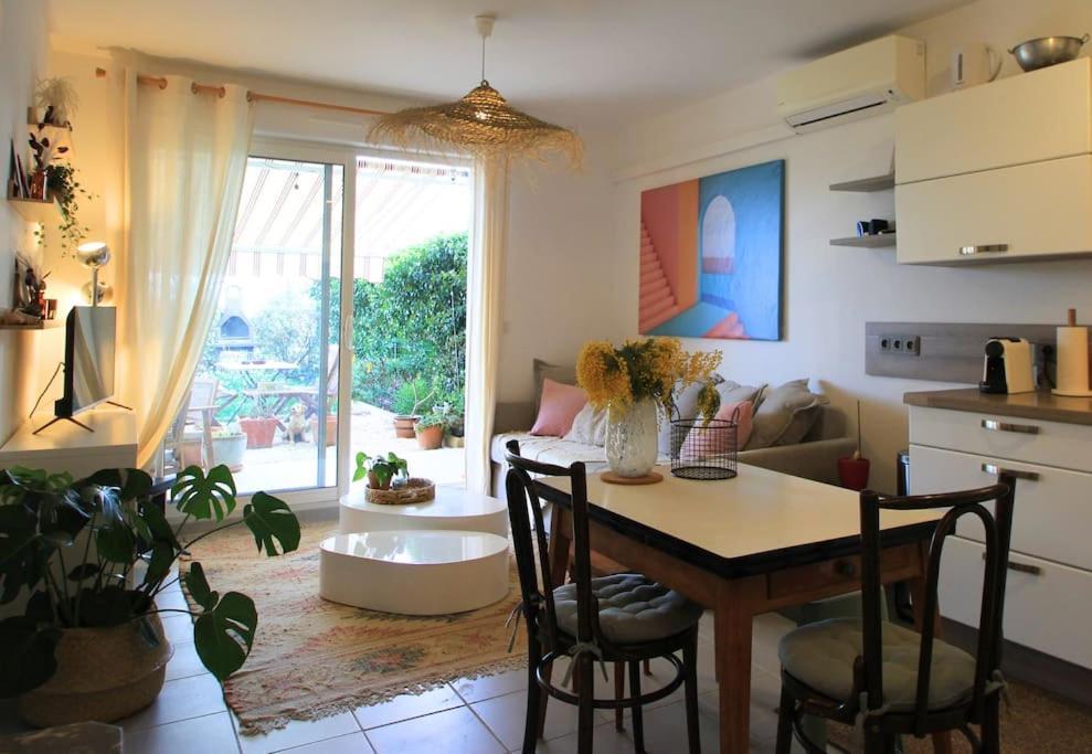 Cosy Appartement Entre Vignes Et Garrigue Avec Piscine Peret Luaran gambar