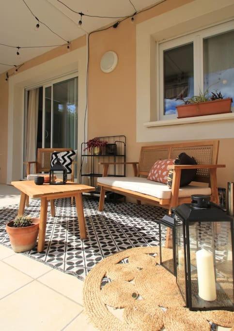 Cosy Appartement Entre Vignes Et Garrigue Avec Piscine Peret Luaran gambar